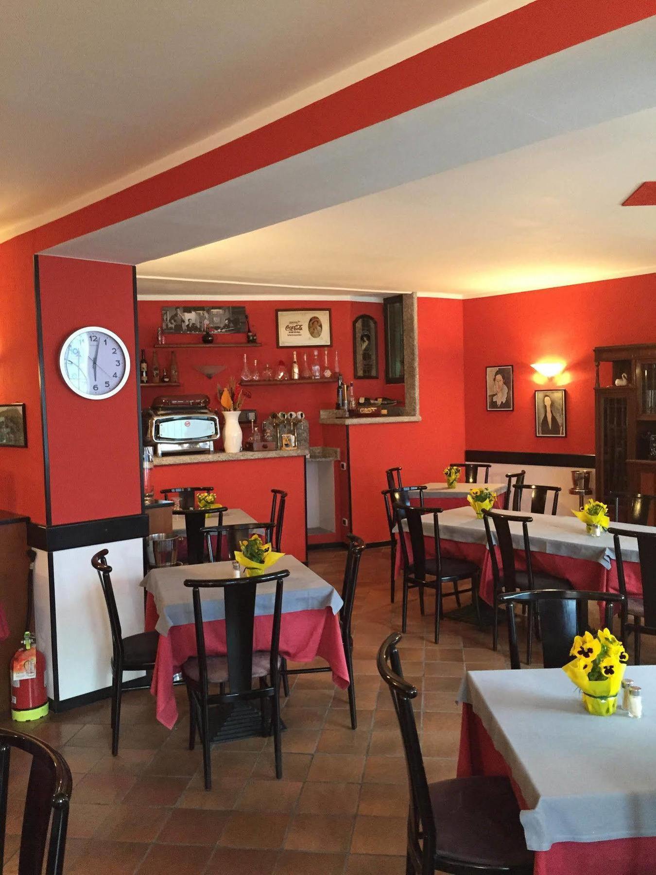 Tre Rose Nesso